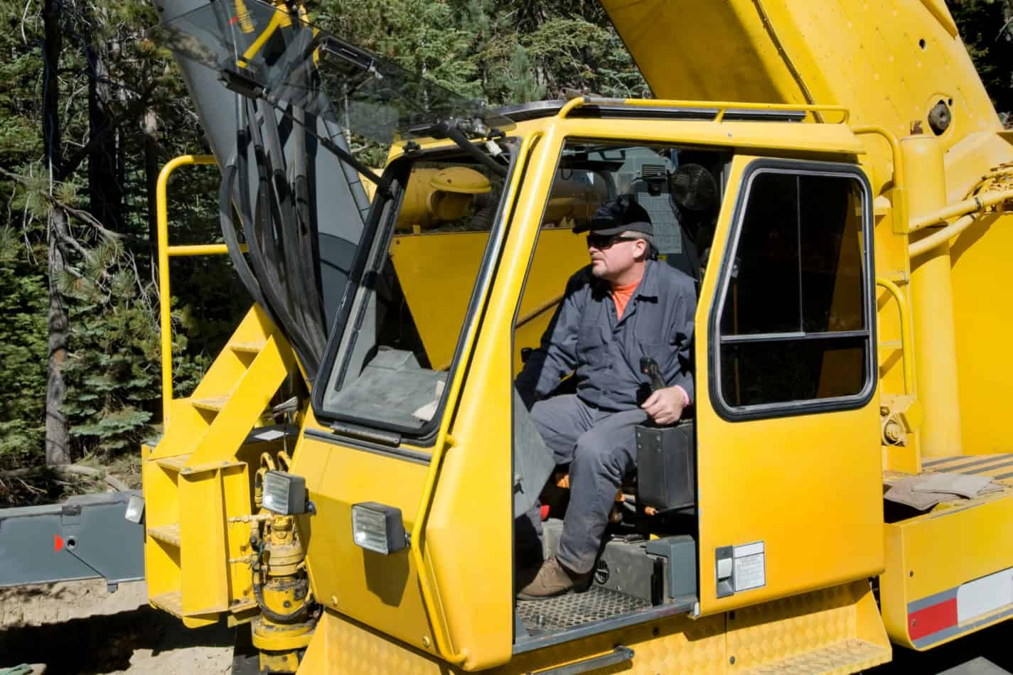 Crane Operators What Does the Job Entail? Heavy Machinery World